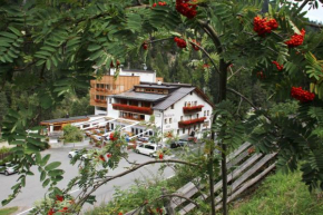 Отель Hotel Restaurant Waldheim  Мартелло
